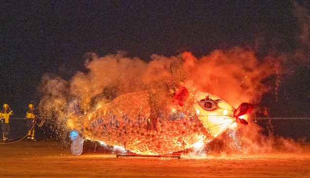 Maspalomas neemt afscheid van zijn Carnaval met de Begrafenis van de Sardine