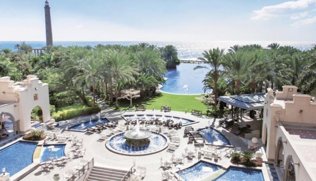 Maspalomas Gemeentehuis stopt de bouw van een nieuw hotel door de Lopesan Groep